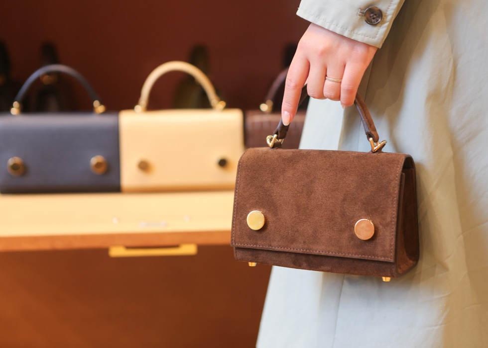 RSVP Paris フレンチレザーバッグの新たな名門 | O'Bon Paris | Easy